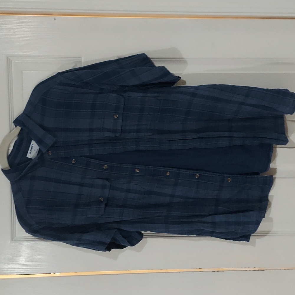 Men's Old Navy XL button up blue stripped shirt